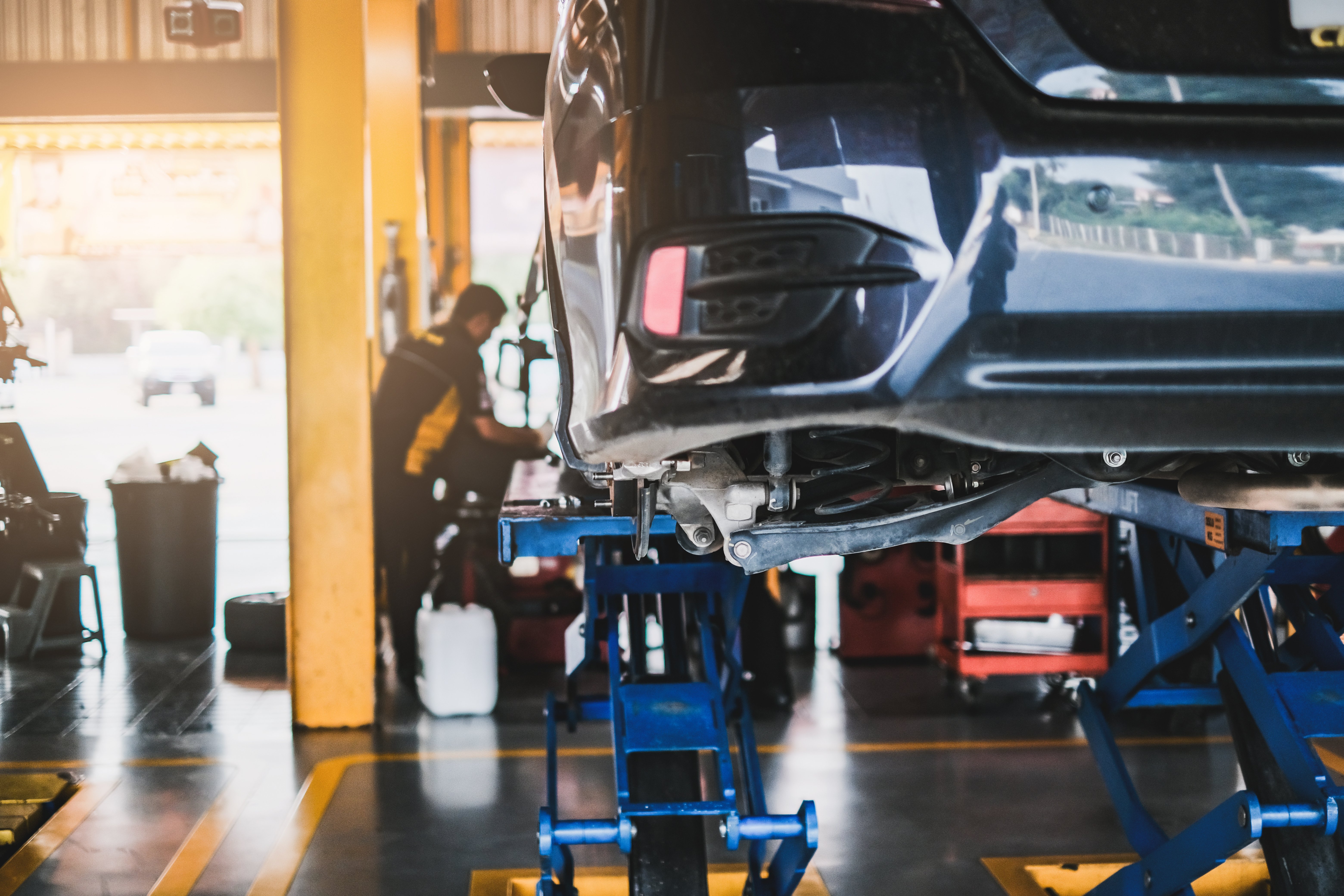 How Independent Auto Shops Can Adapt and Thrive in 2023